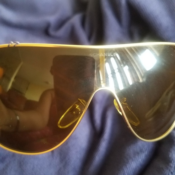 AUTHENTIC CHANEL SUNGLASSES - Picture 2 of 8